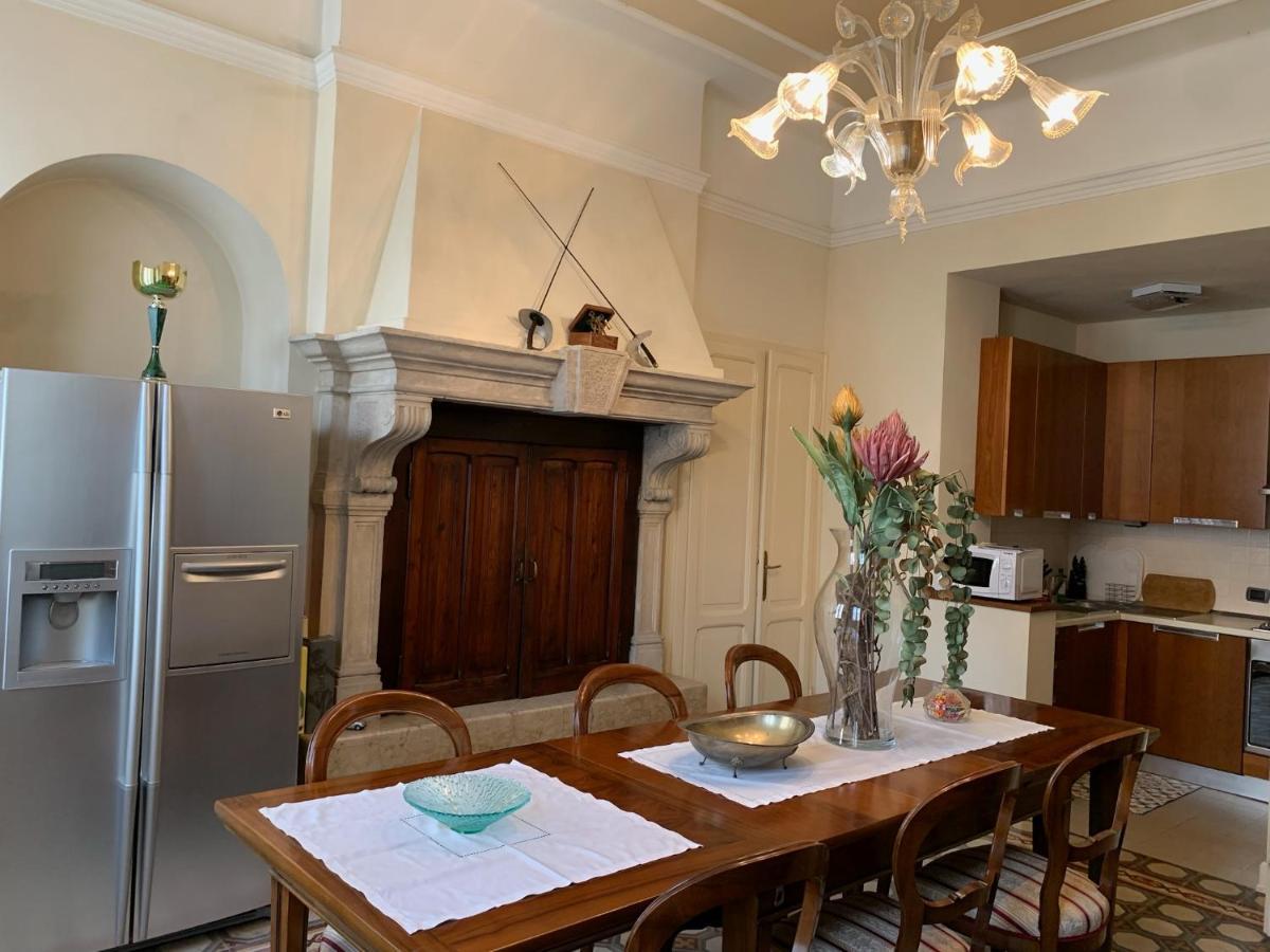 Вилла Residenza Porta Brescia Пескьера-дель-Гарда Экстерьер фото