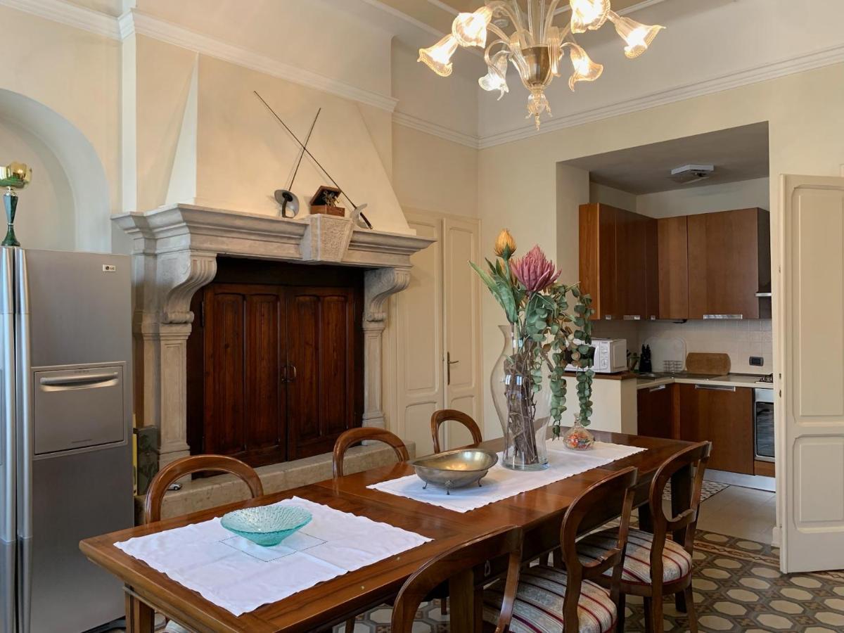 Вилла Residenza Porta Brescia Пескьера-дель-Гарда Экстерьер фото